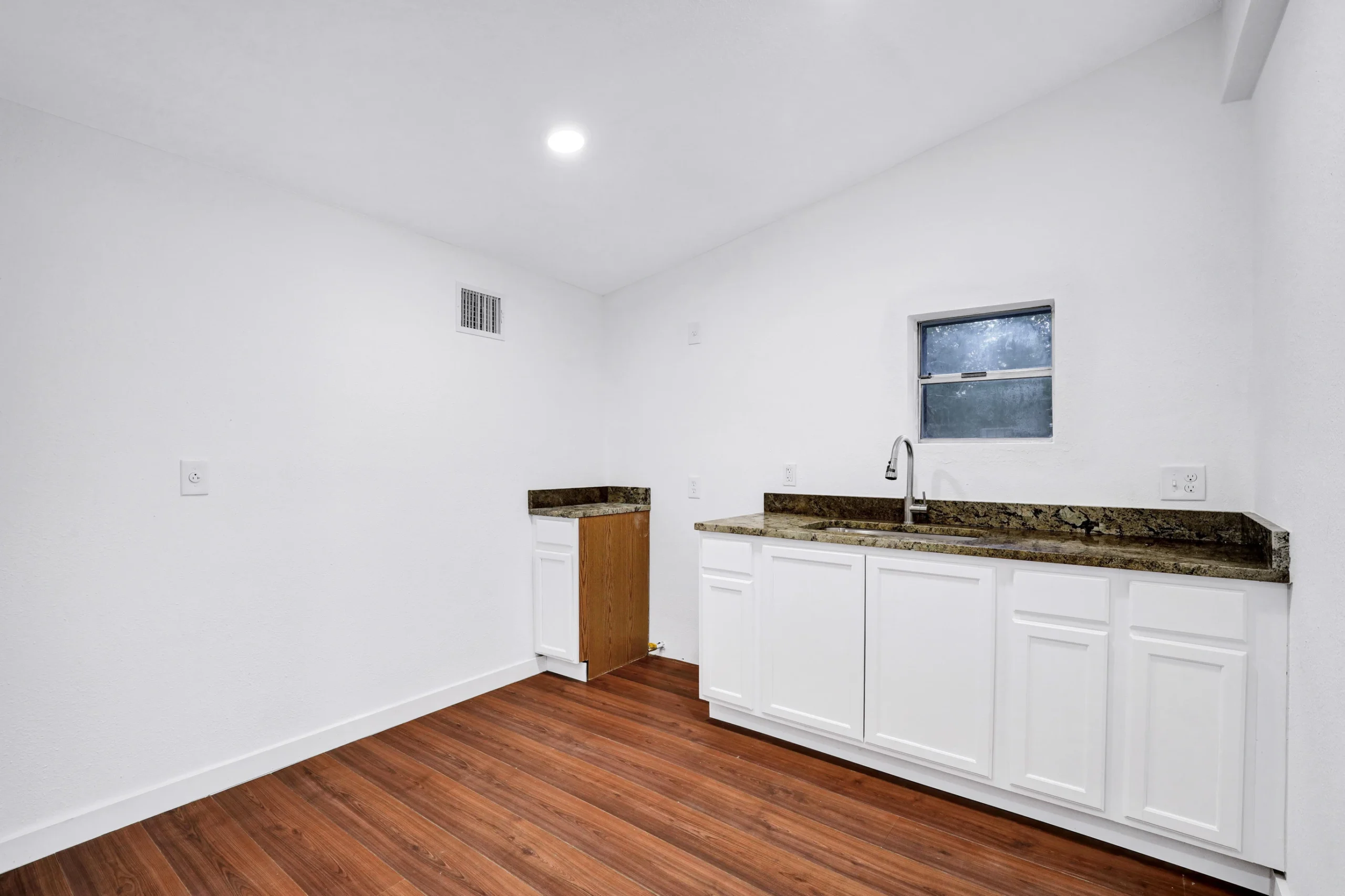1920 Leal St