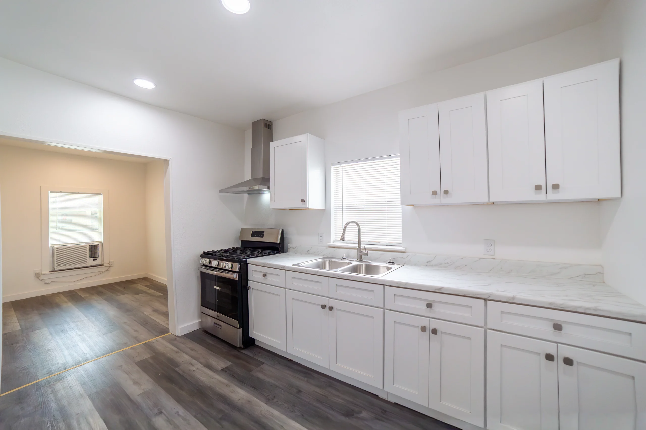 611 Rochambeau (10)