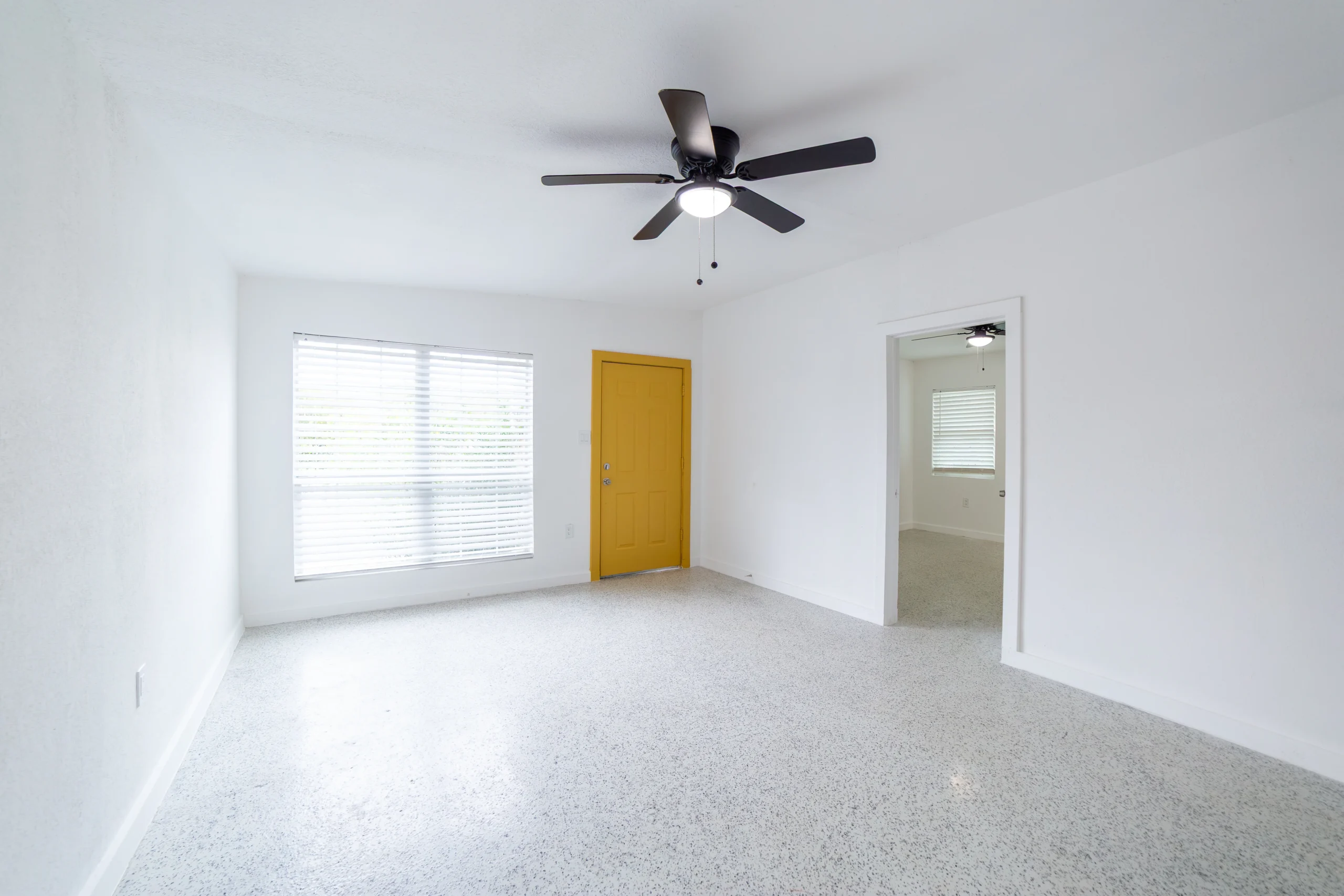 823 N Trinity (10)