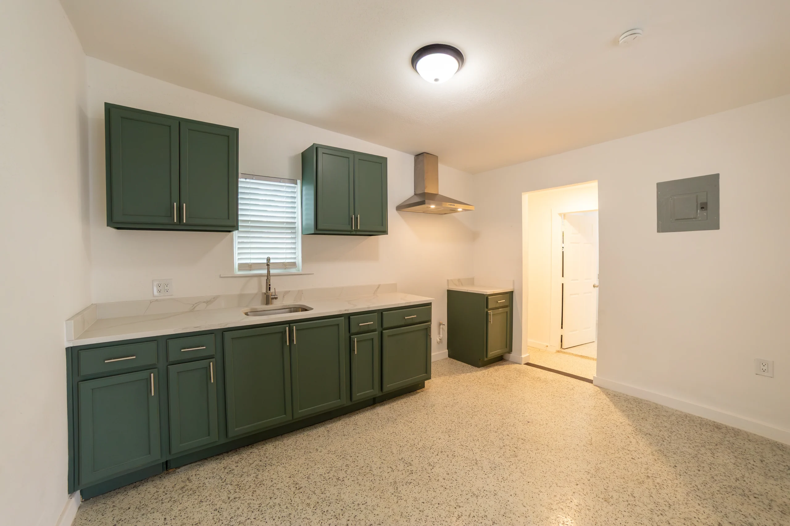 823 N Trinity (11)