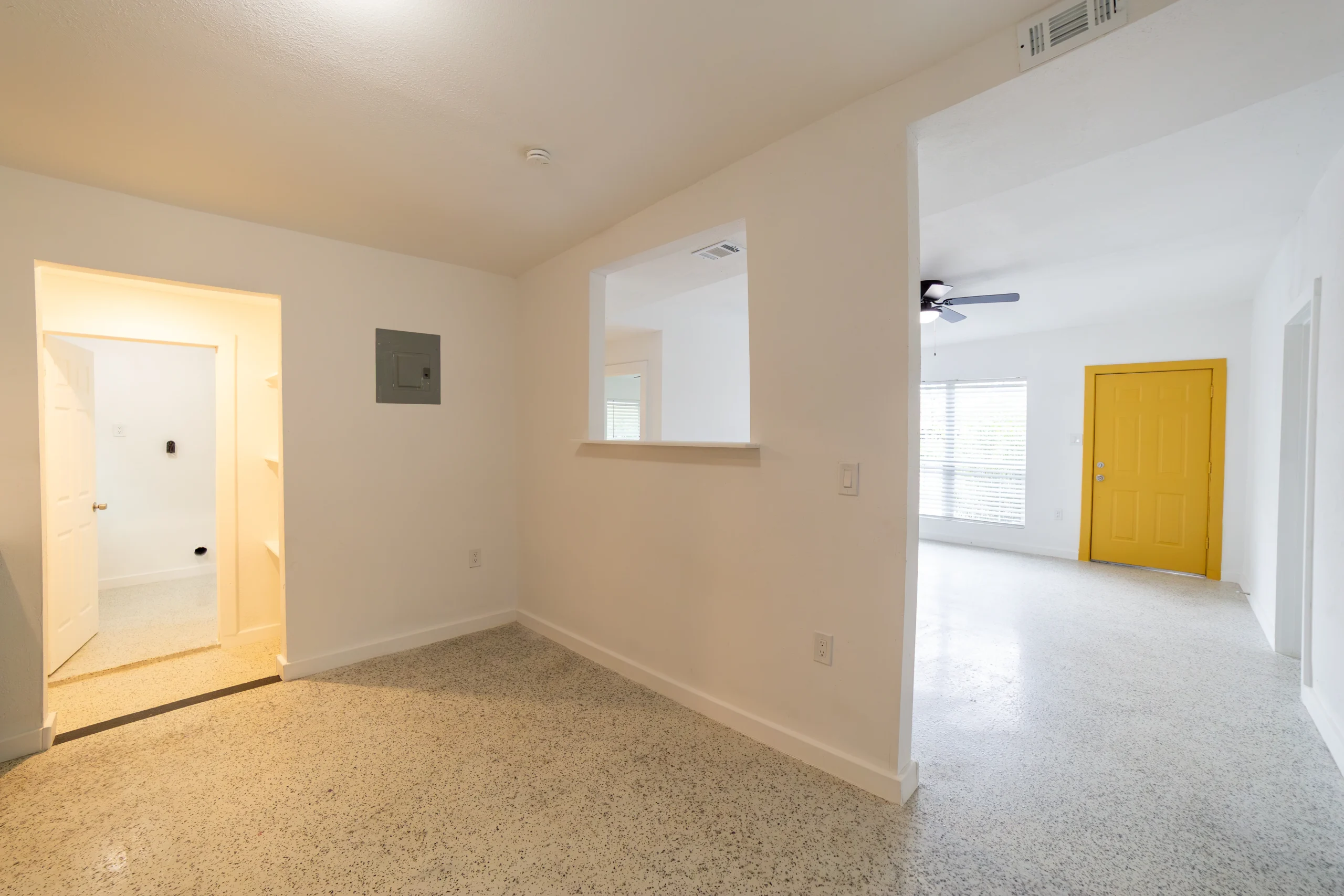 823 N Trinity (13)