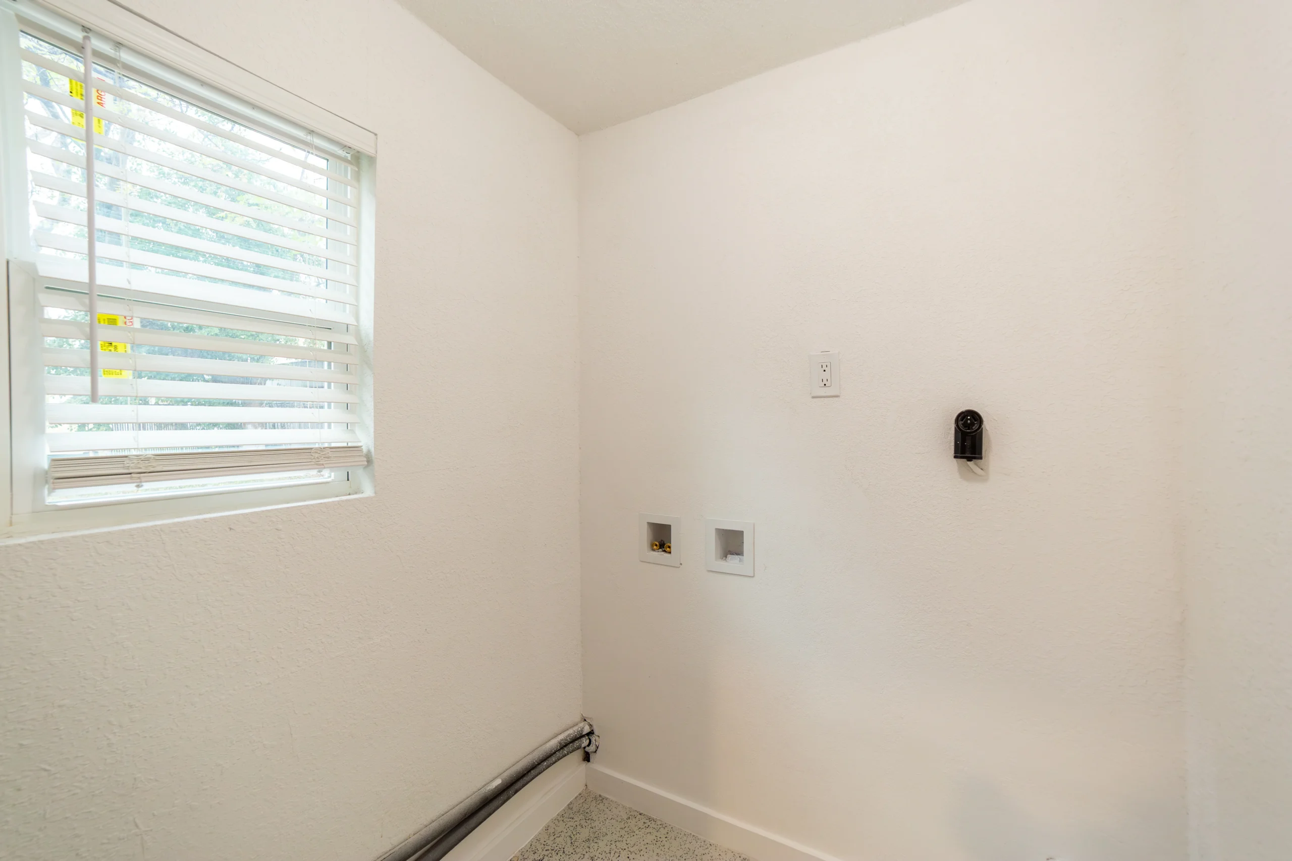 823 N Trinity (14)