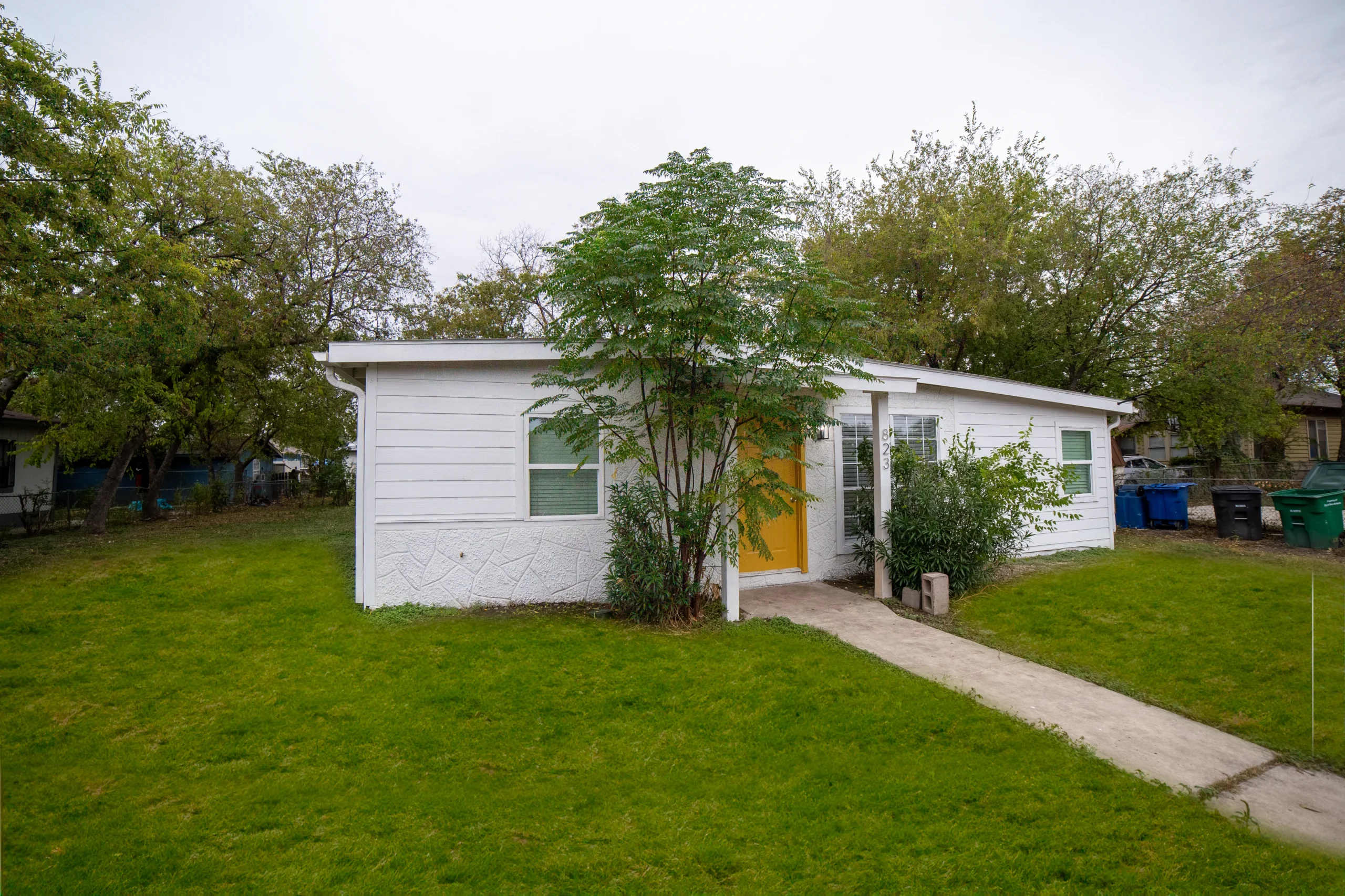 823 N Trinity (2)