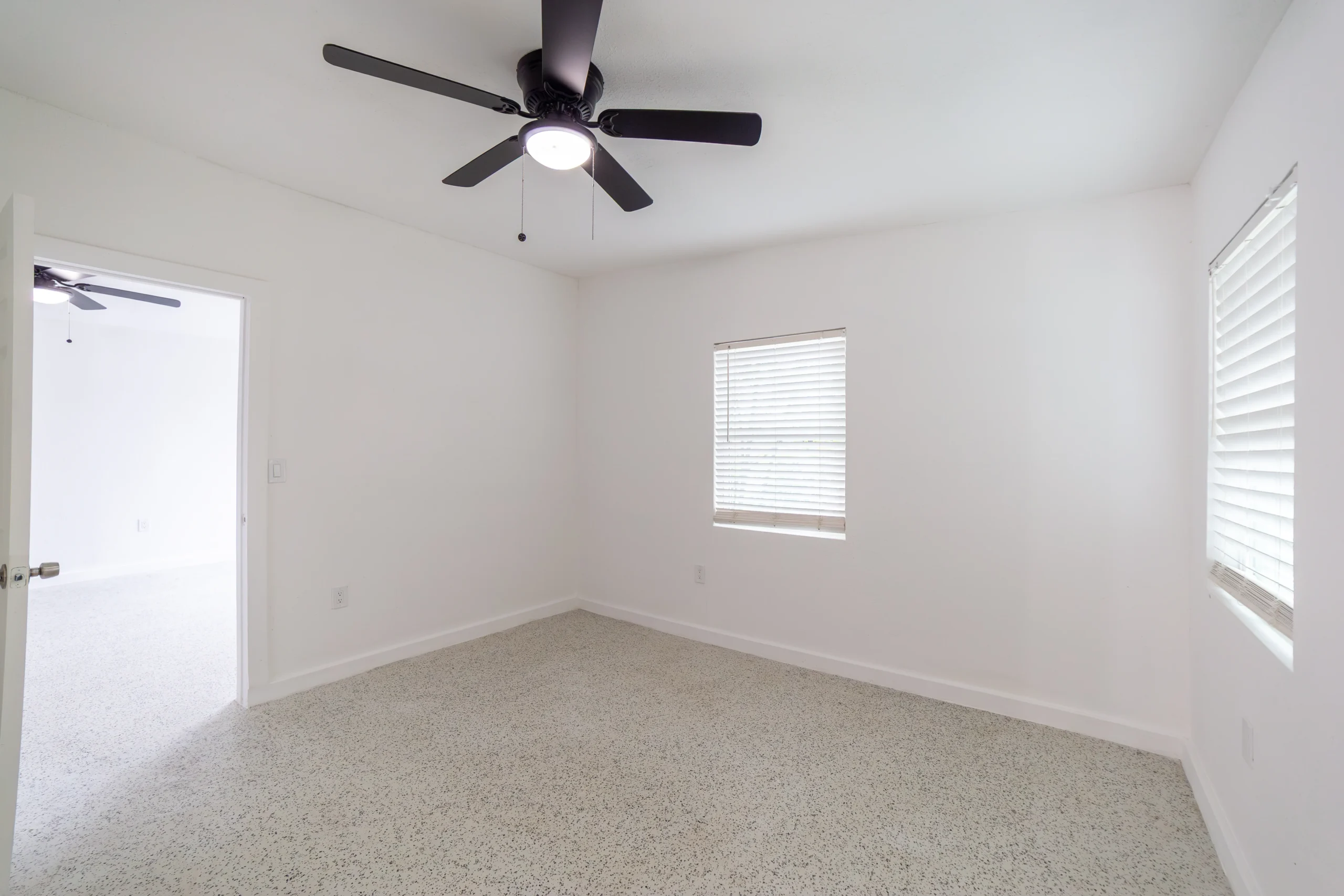 823 N Trinity (24)