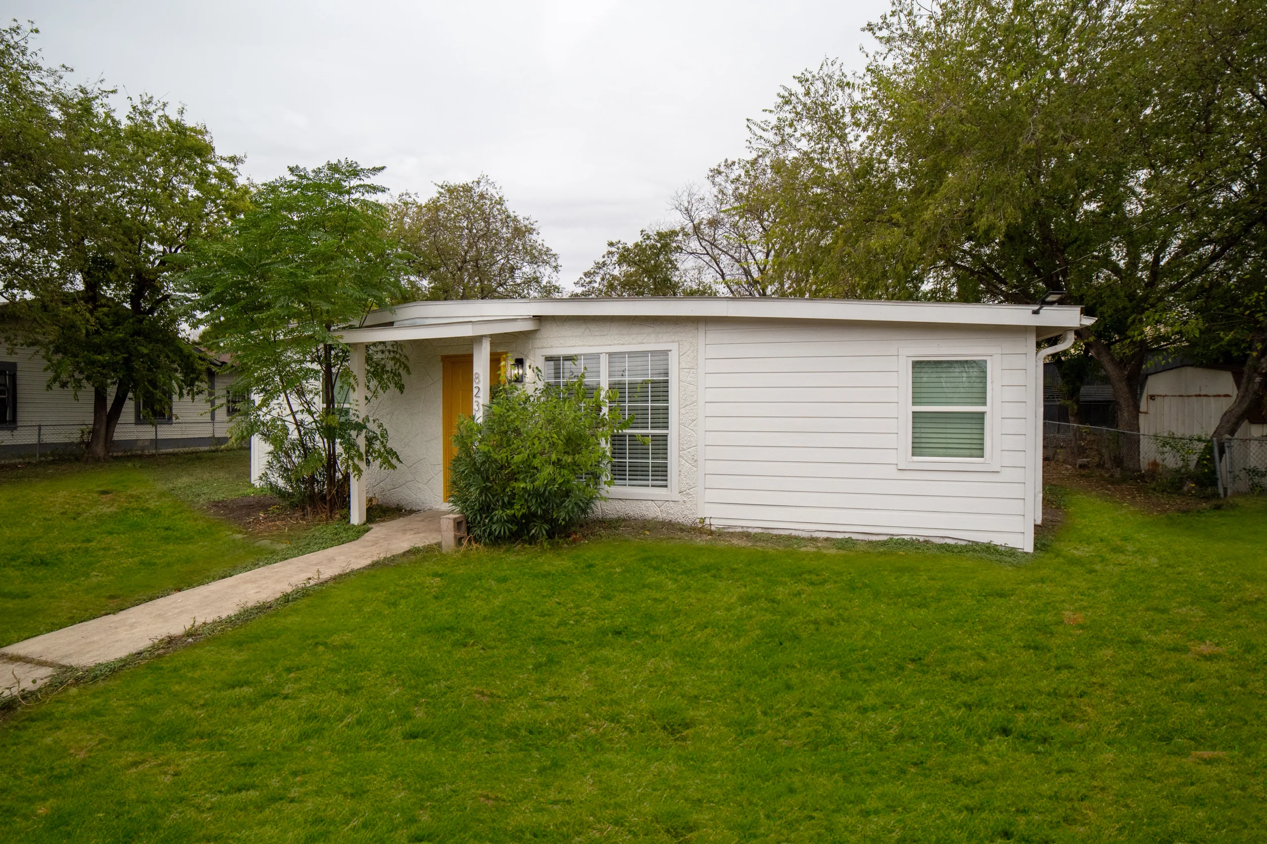 823 N Trinity (3)