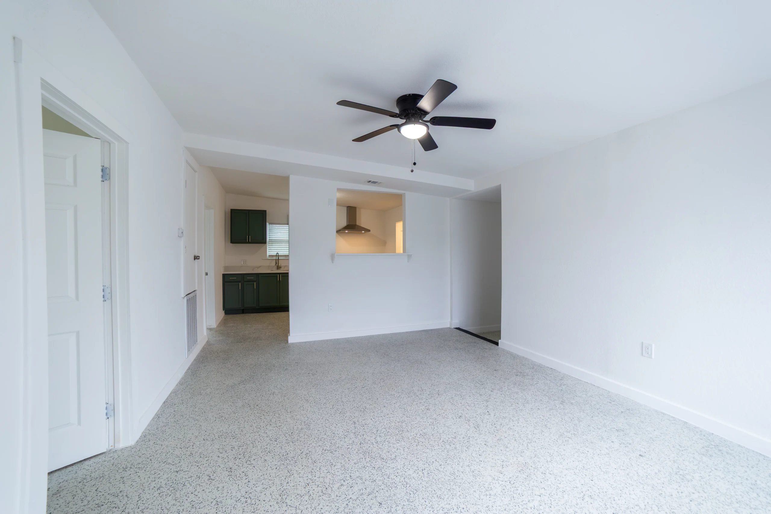823 N Trinity (7)